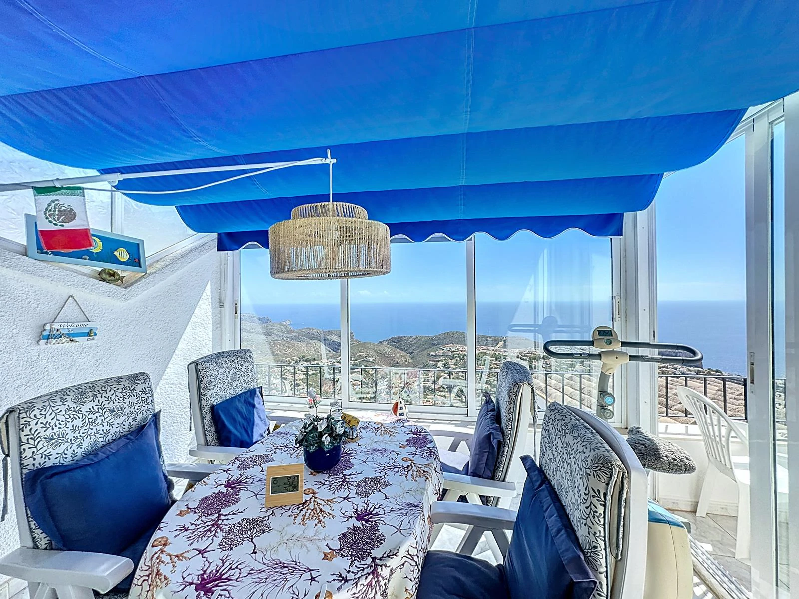 Cumbre del Sol apartment with spectacular sea views in Pueblo Panorama