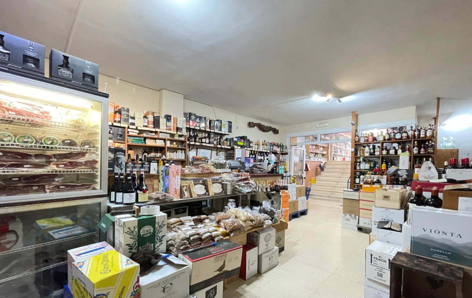 Gewerbeimmobilie in Moraira, komplett frei, ideal für Ihr Unternehmen
