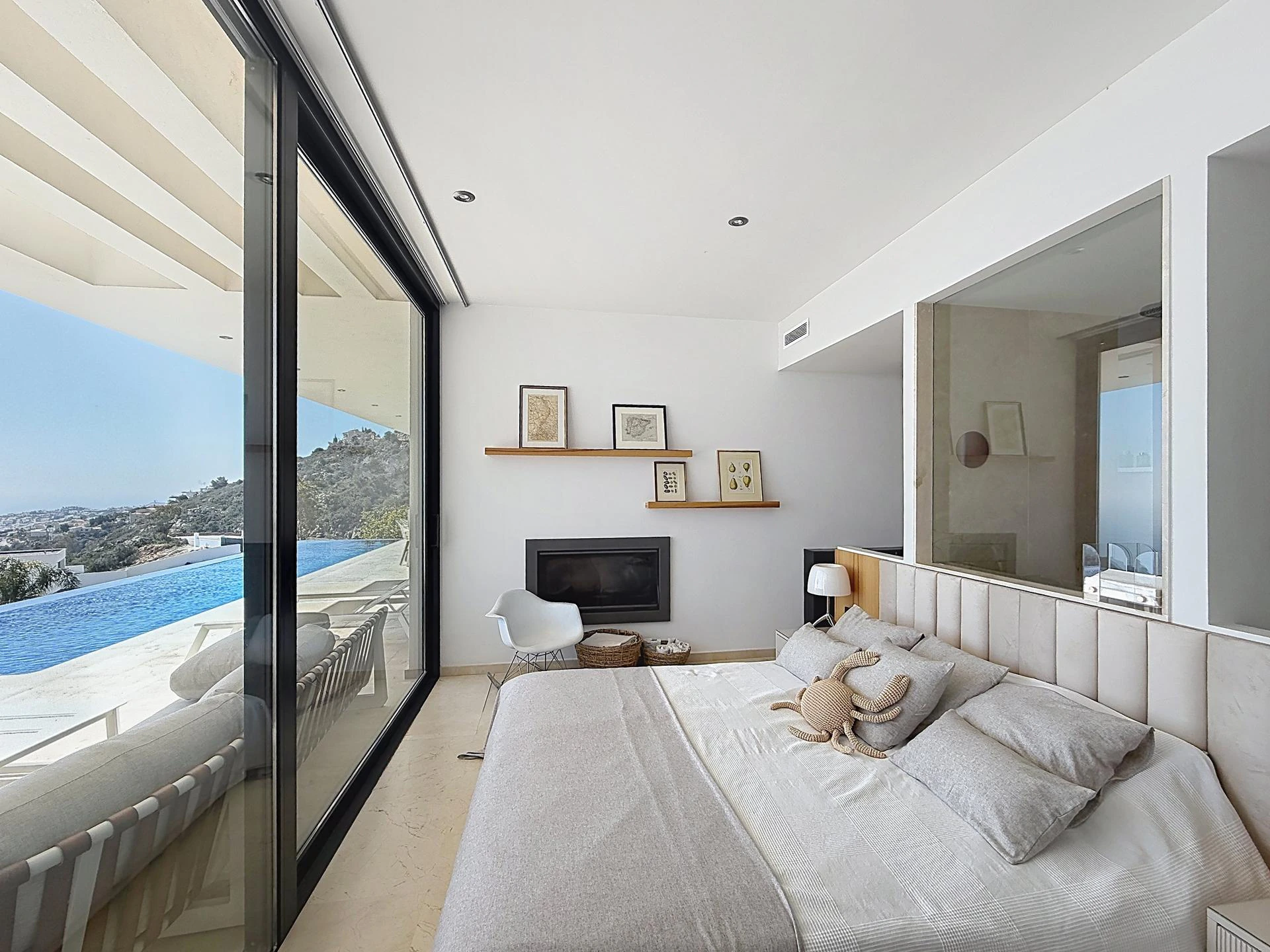 Cumbre del Sol modern villa with panoramic sea views