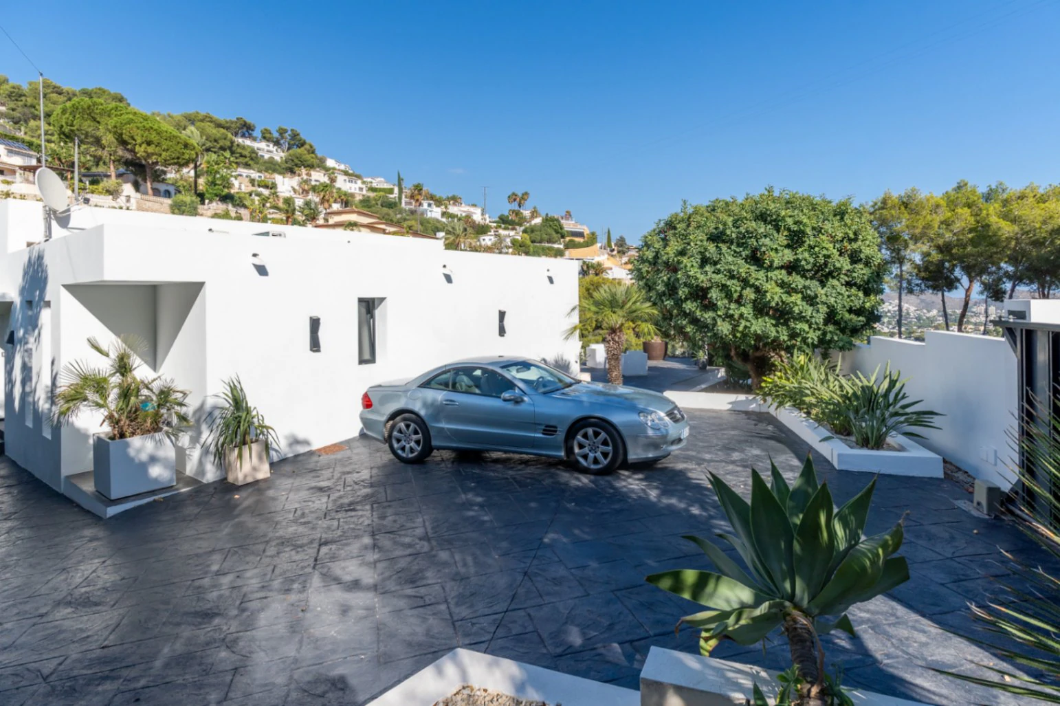 Impactante villa con vistas panorámicas al mar cerca de moraira