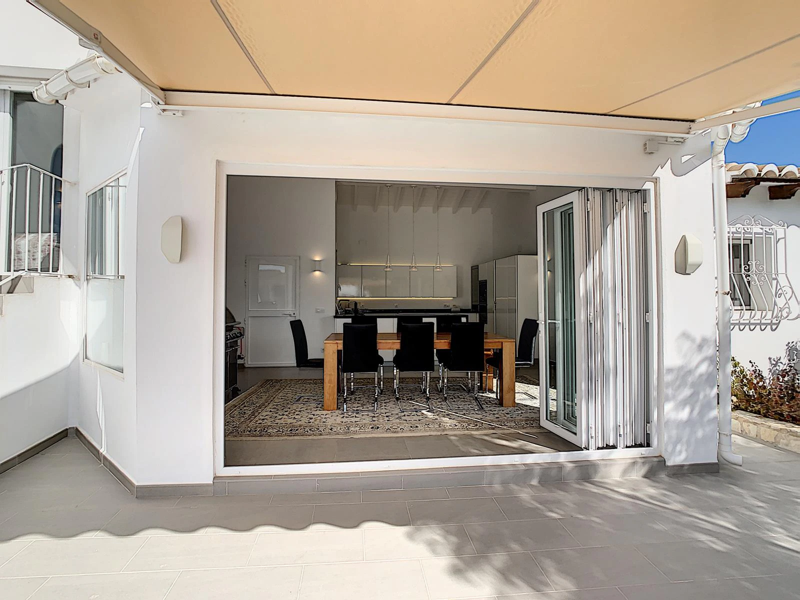 Cumbre del Sol villa gerenoveerd met uitzicht op zee