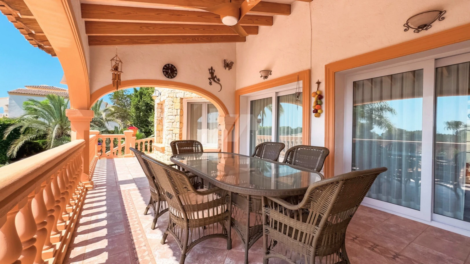 Villa de lujo en venta en Moraira con vistas al mar.