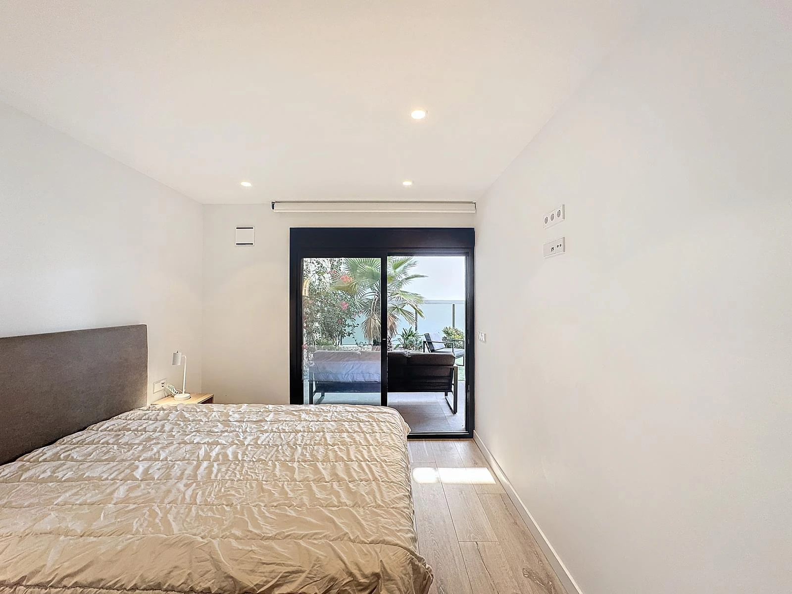 Cumbre del Sol, modern apartment with private garden