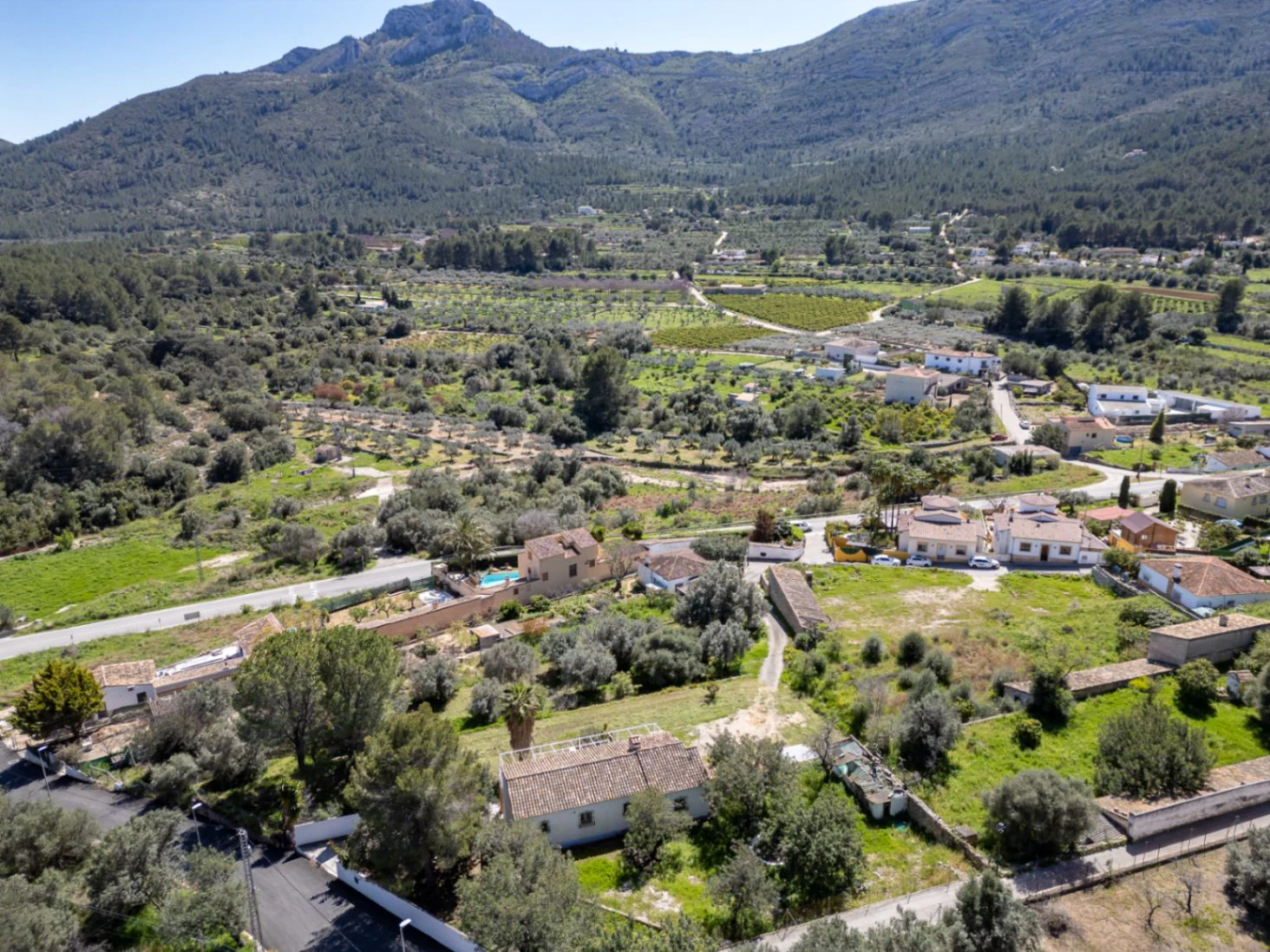 Villa for sale in Parcent: Exciting investment opportunity