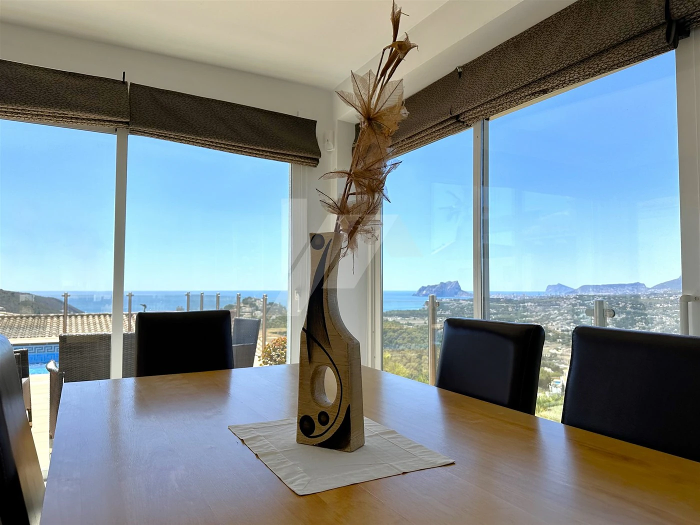 Uitzonderlijke villa te koop met uitzicht op zee in Moraira.