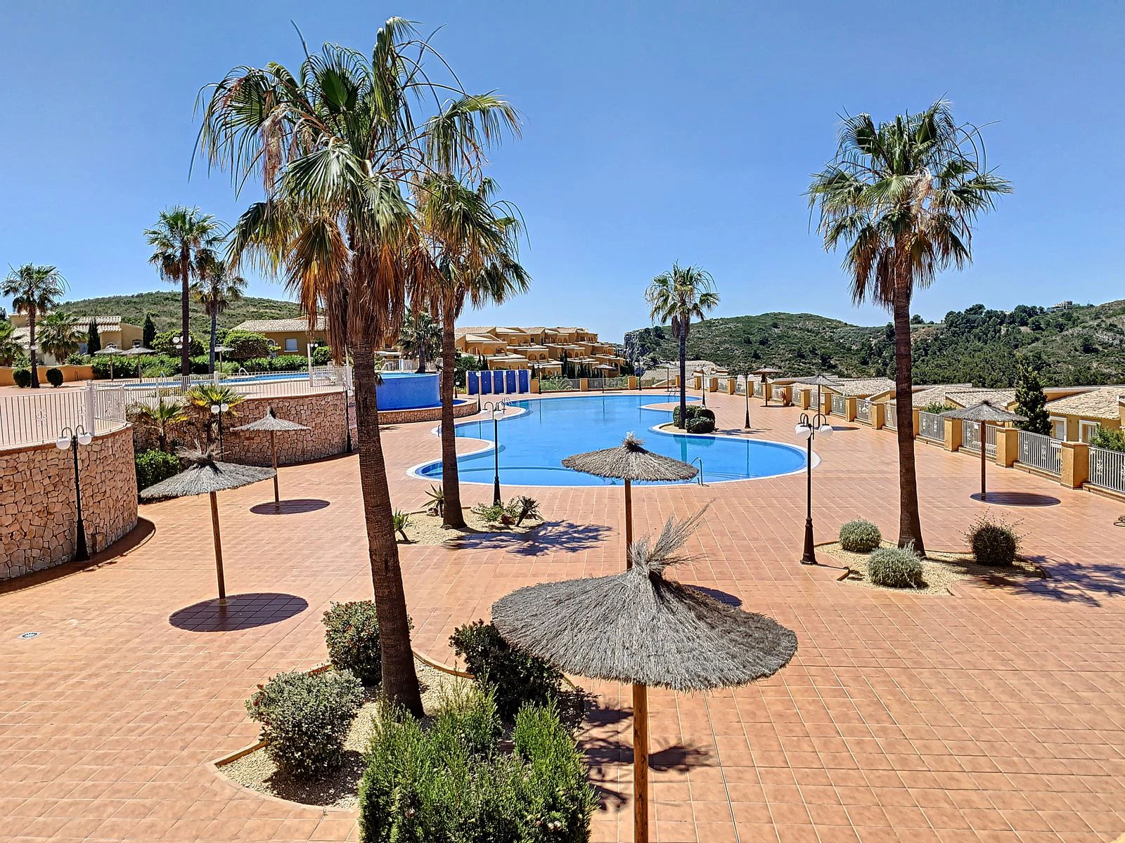 Cumbre del Sol, modern apartment with private garden