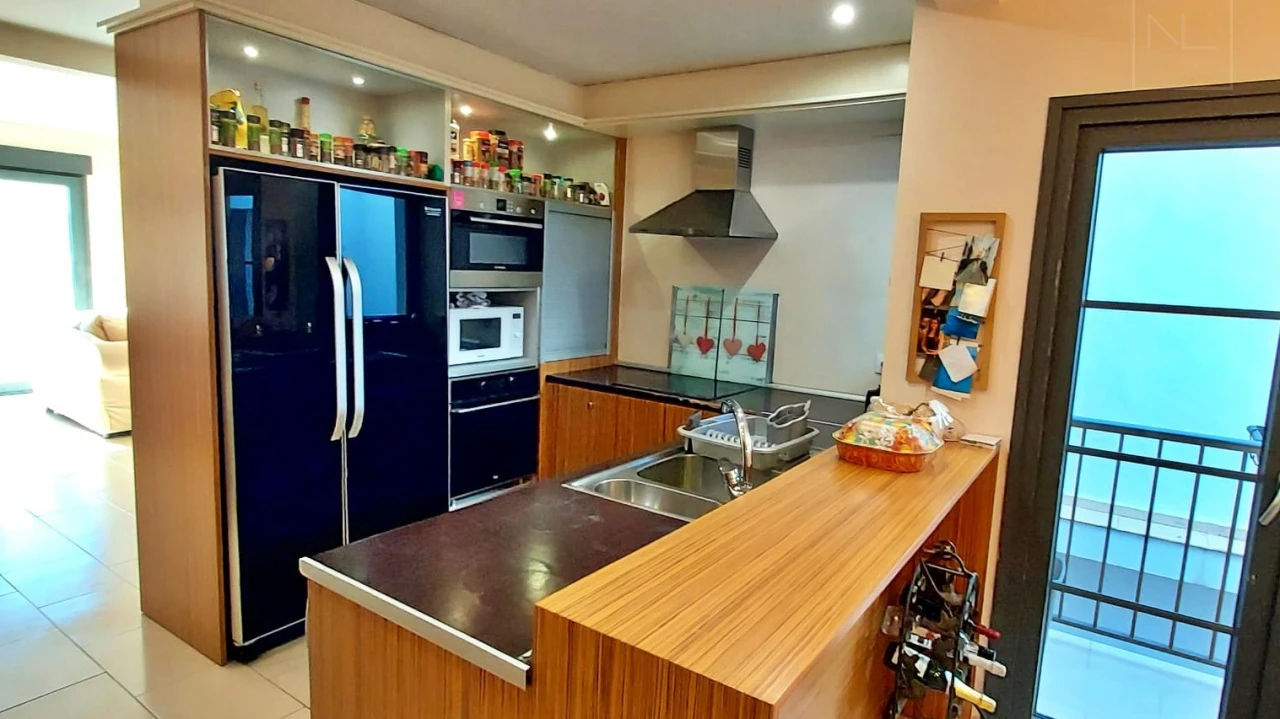 Large Townhouse For Sale in Javea
