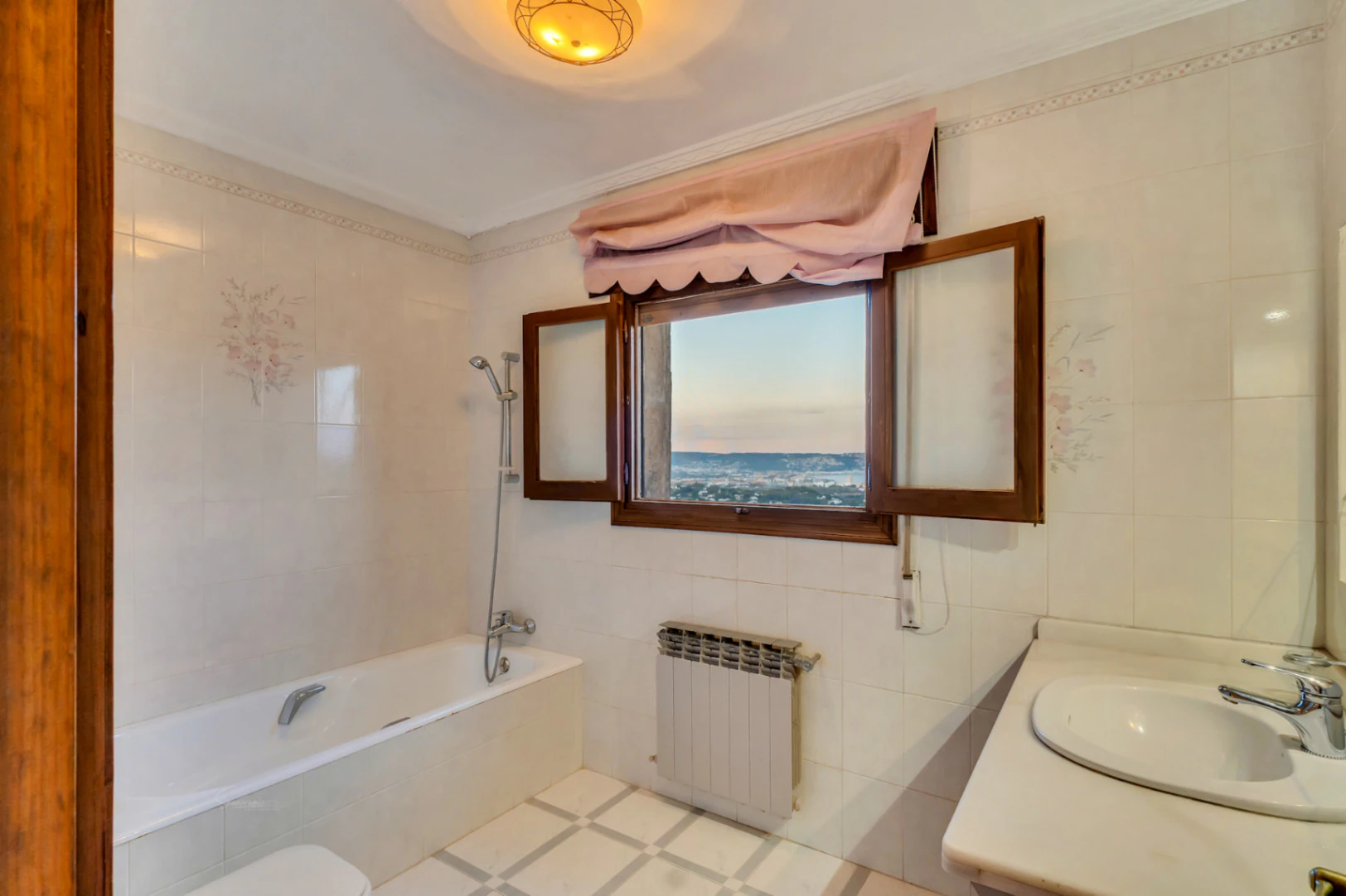 Villa à vendre avec vue imprenable sur la mer