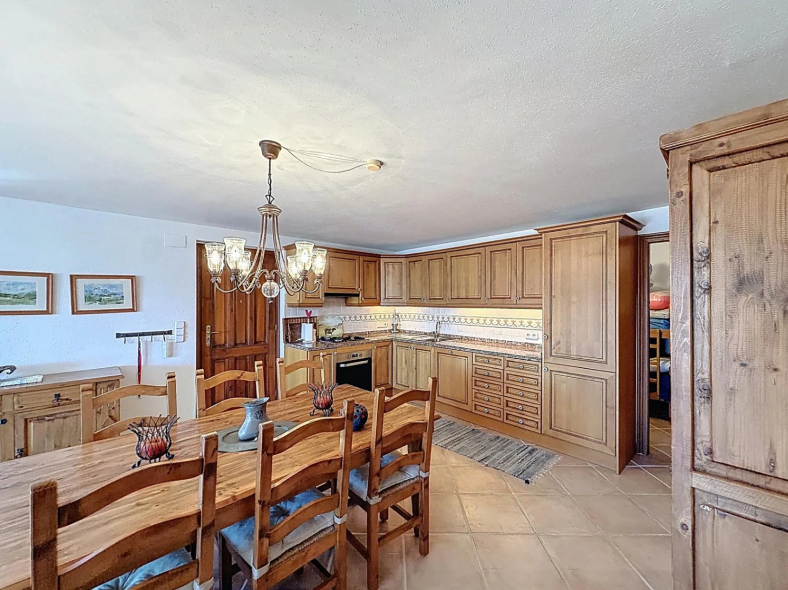 Cumbre del Sol villa with spectacular views of the sea and cliffs.
