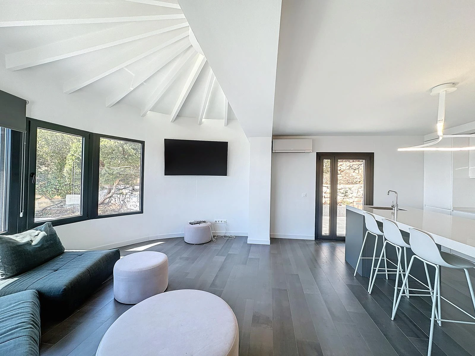 Cumbre del Sol Refurbished villa with sea views