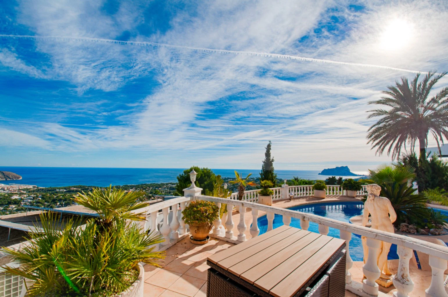 Es probablemente una de las mejores vistas al mar de Moraira.