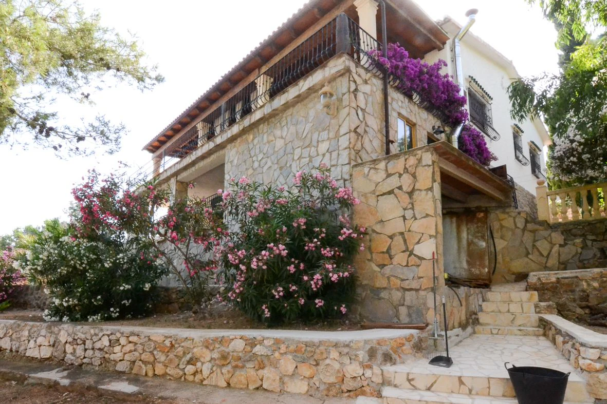 Great manor villa in Las Rotas.
