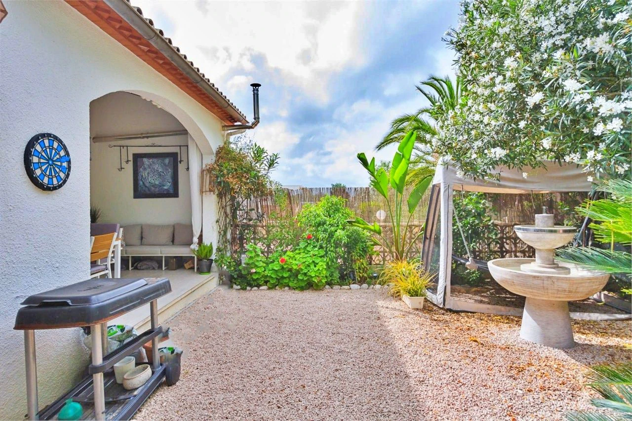 Half vrijstaande villa te koop in Pedreguer
