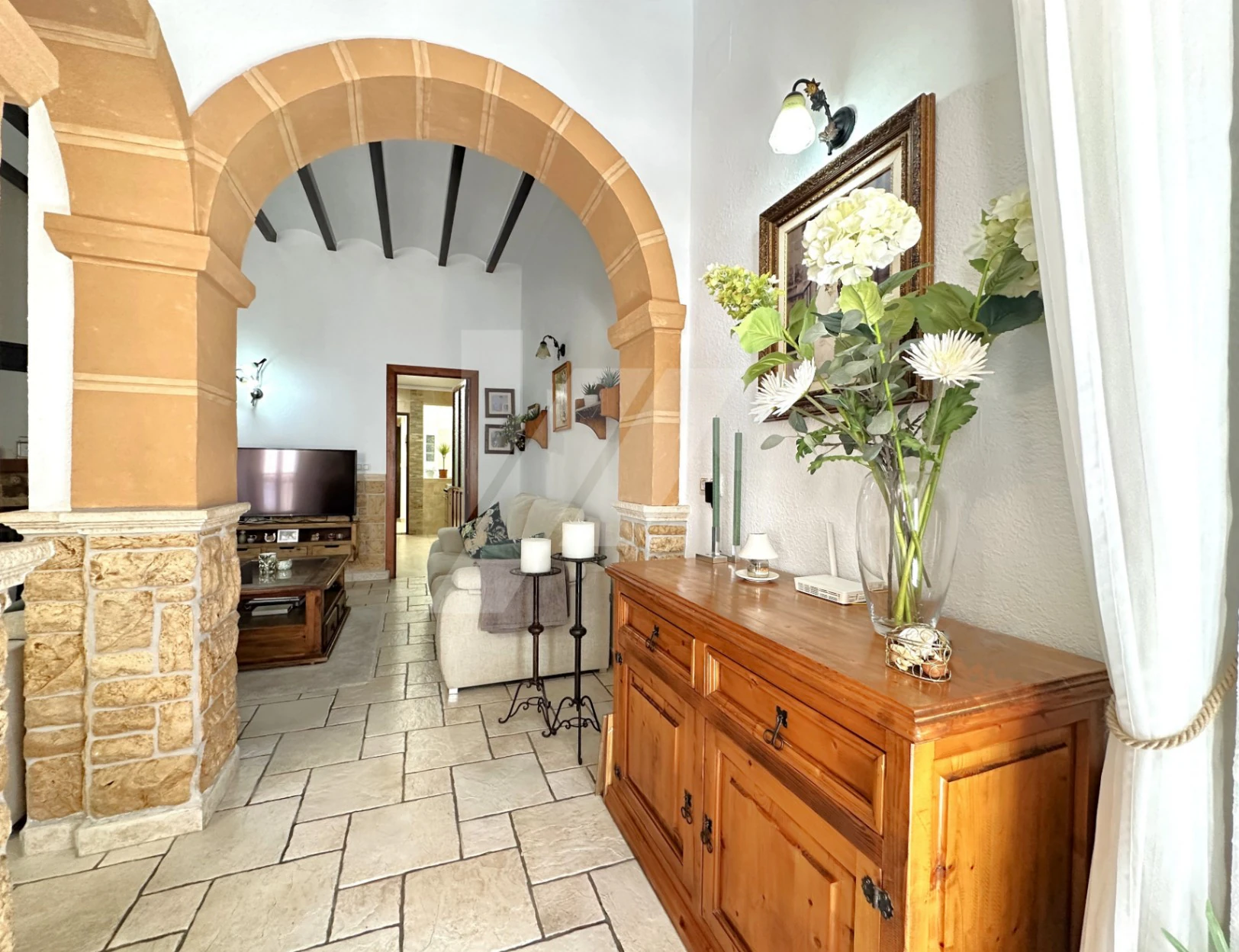 House for sale with character in the historic center of Teulada.