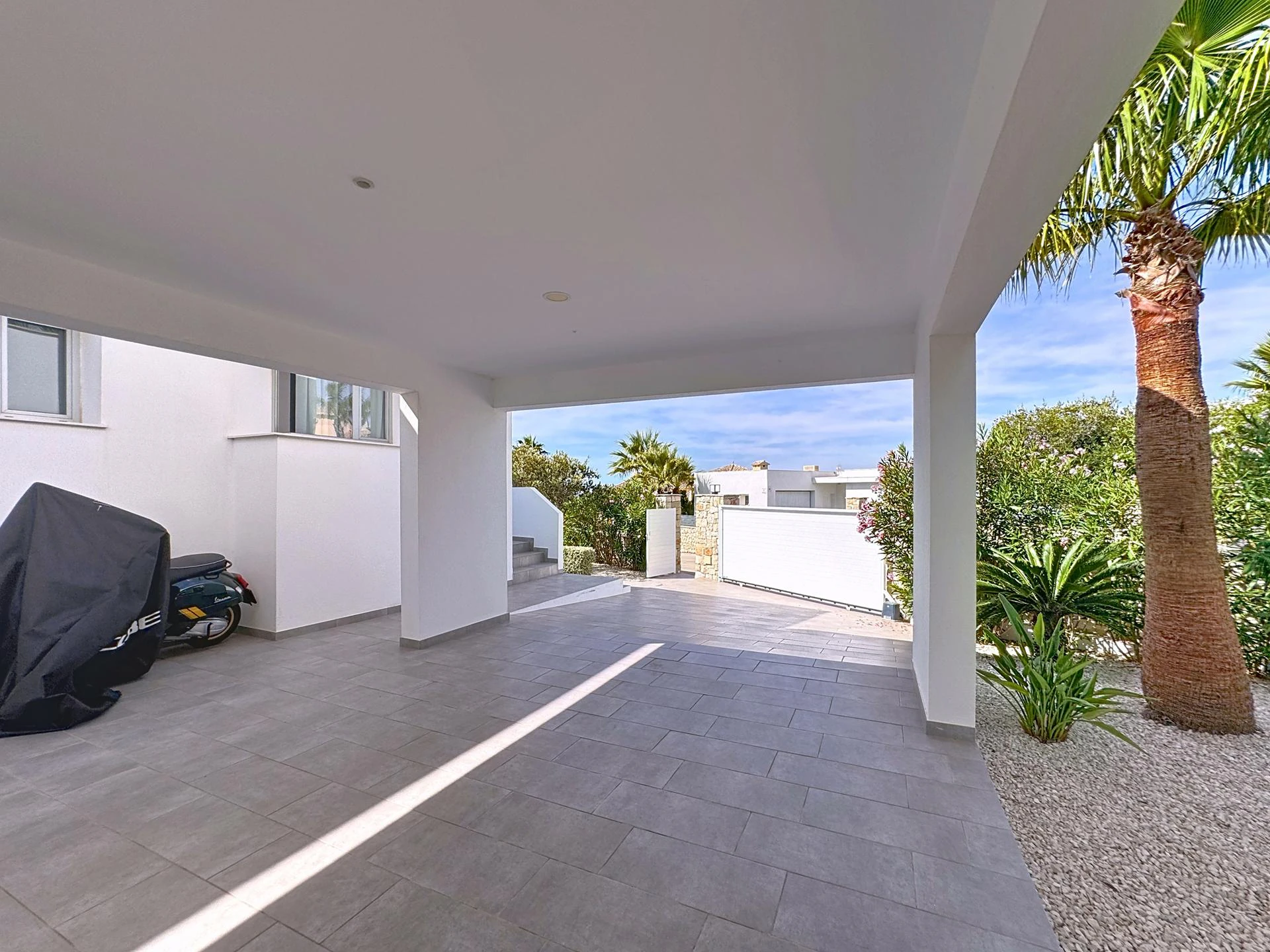 Cumbre del Sol Moderne villa met uitzicht op zee