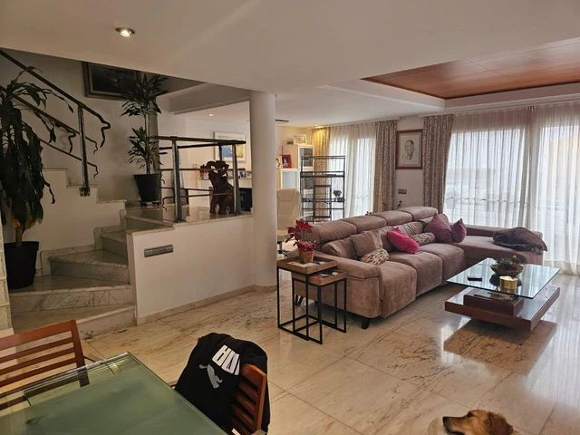 Prachtig herenhuis met uitzicht op zee te koop in de haven van Javea