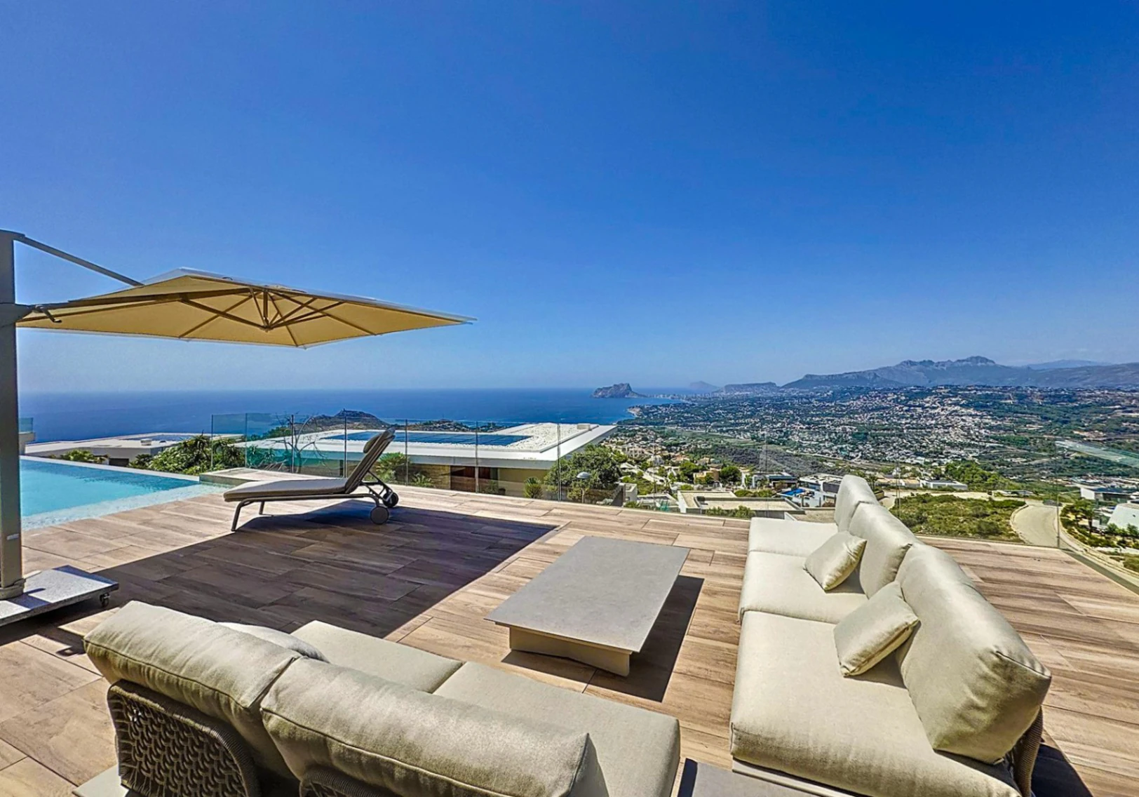 Cumbre del Sol Luxury villa with panoramic views in Jazmines residential area