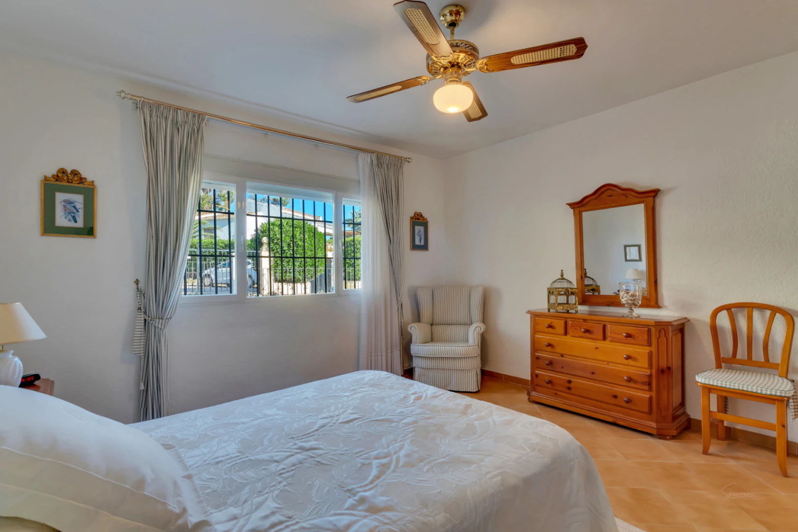 Mediterranean-style villa with stunning views in a quiet area next to Tosalet, Javea.