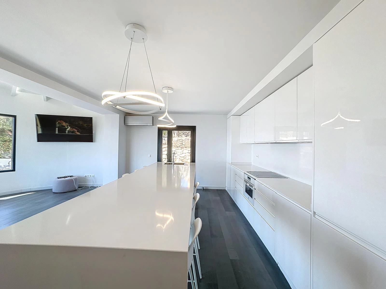 Cumbre del Sol Refurbished villa with sea views