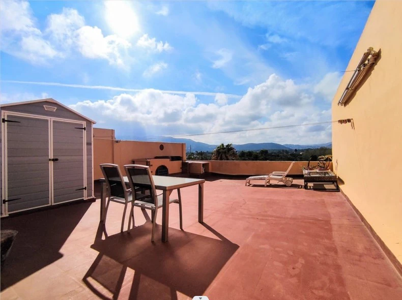 Penthouse for sale on the beach of Denia with sea views