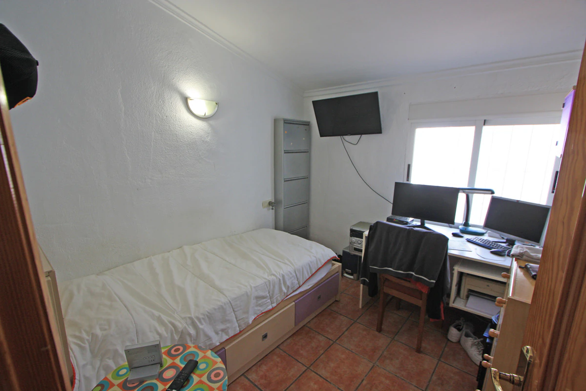 TOWNHOUSE - BUNGALOW WITH OWN PLOT 350 M FROM THE BEACH IN DÉNIA