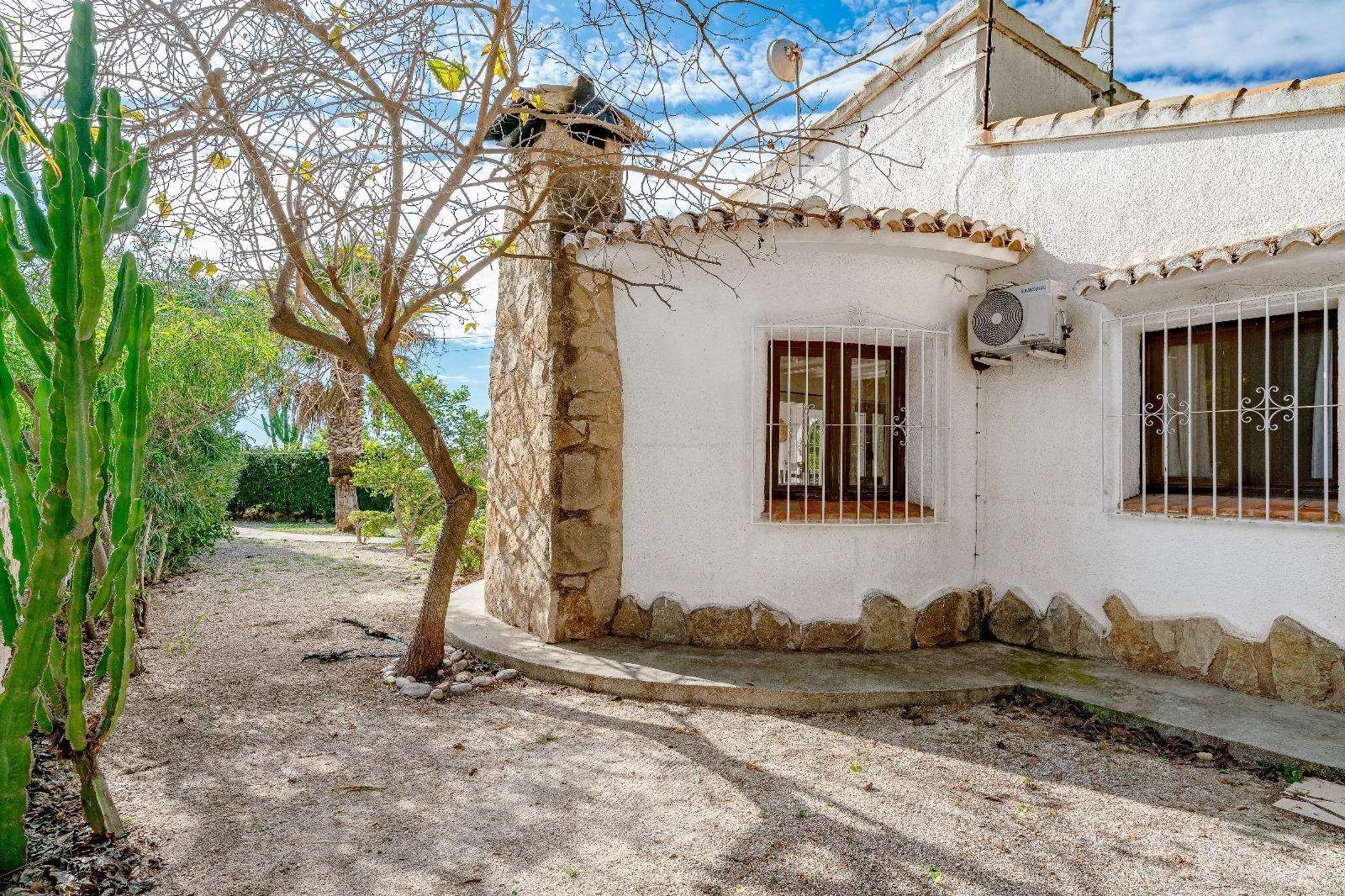 Villa for sale in El Portet Moraira