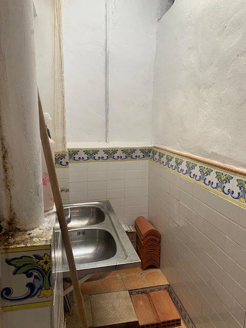 For Sale. Commercial premises in Ondara