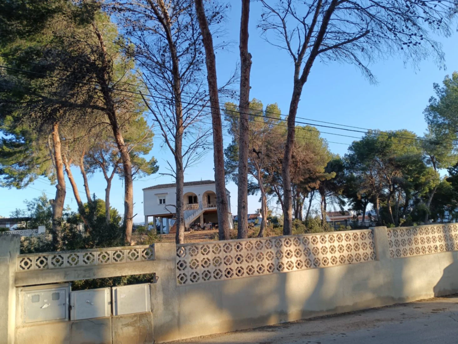 Parcela en Moraira con posibilidad de construir 3 villas