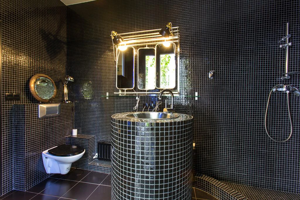 Two-storey town house with extensive interior patio, Dénia