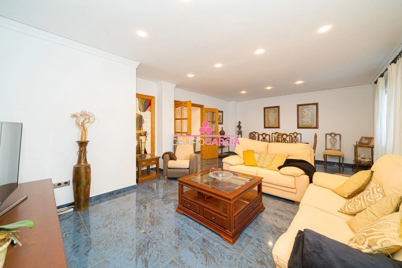 Commercial premises for sale in Alcalali