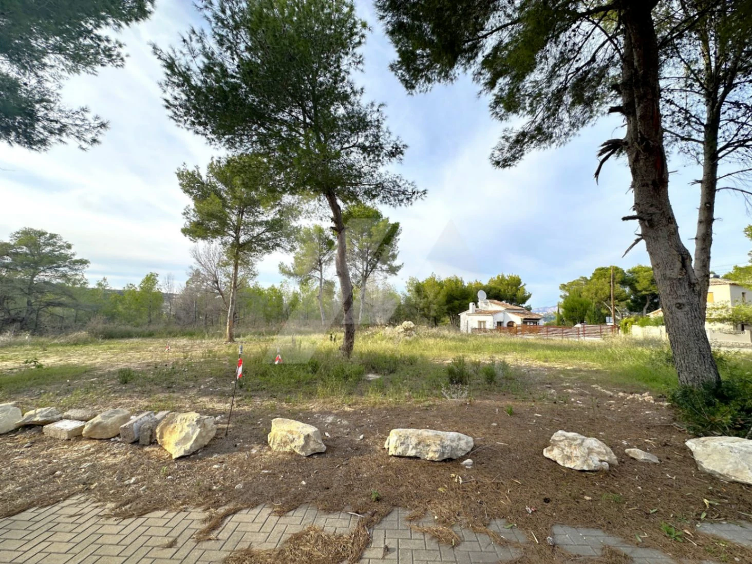 Plot for sale in Moraira, open views.