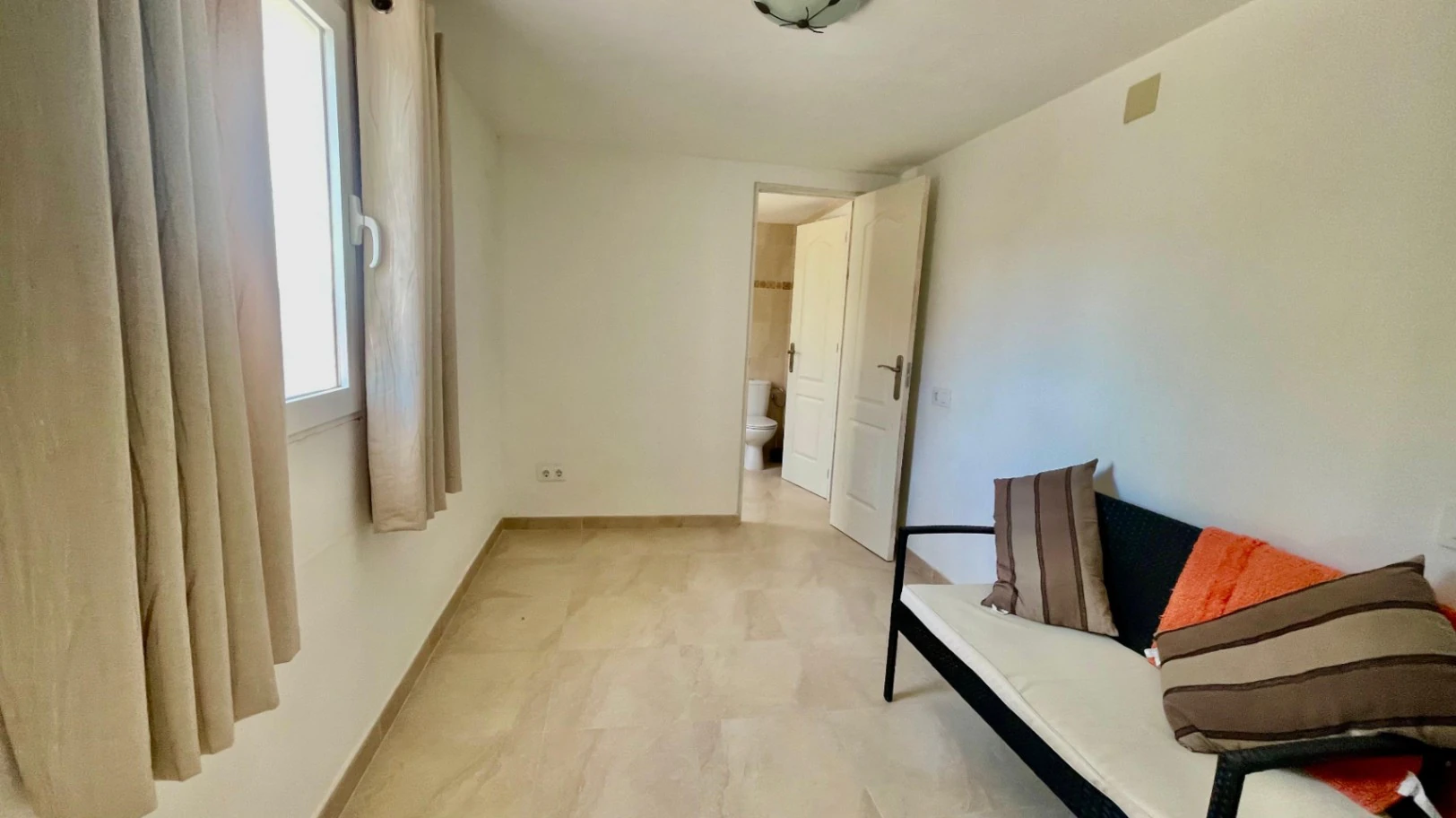 Villa for sale in Orba: Panoramic views, separate guest apartment