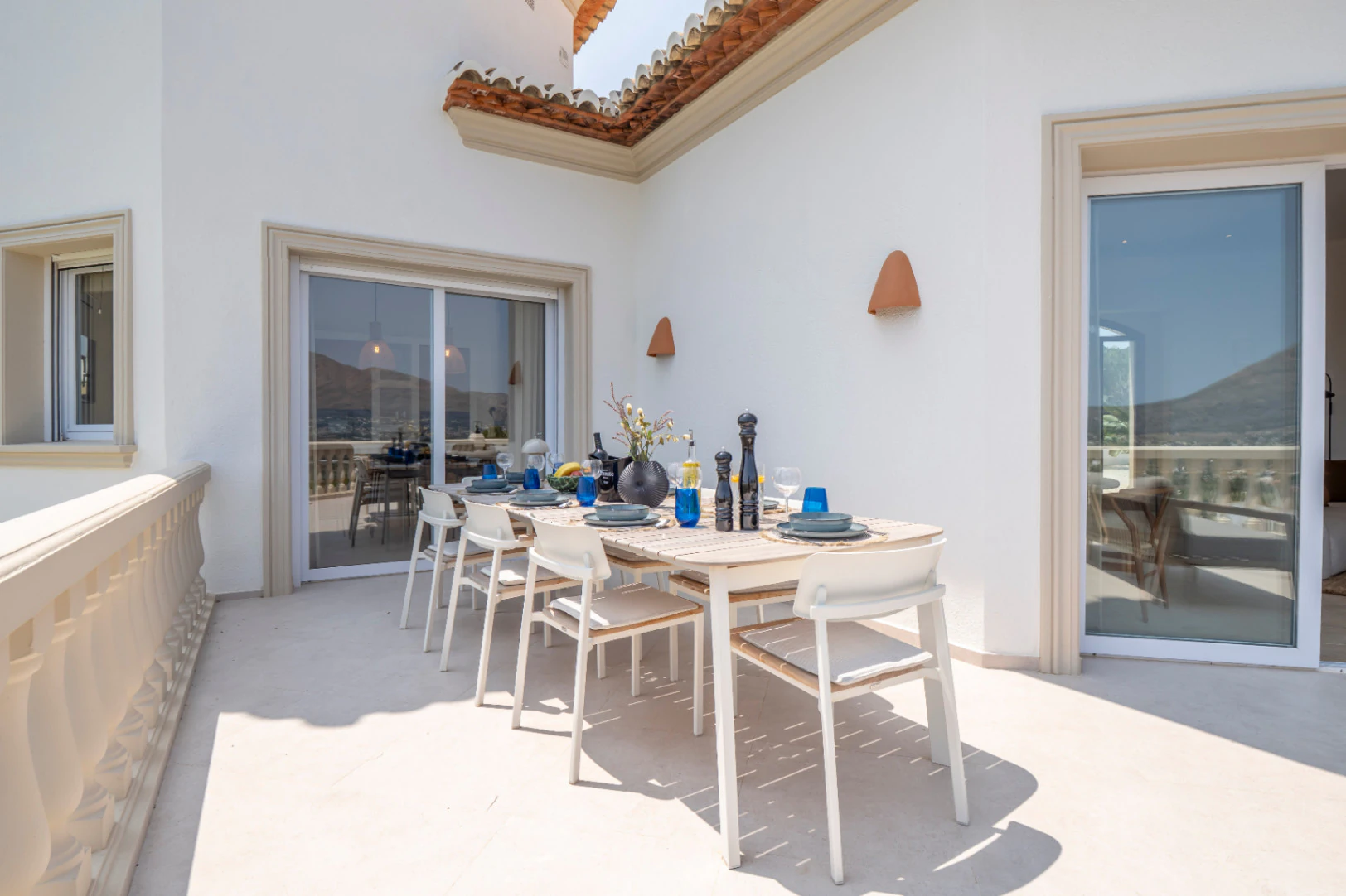 Recently renovated villa with stunning panoramic views of Jávea.