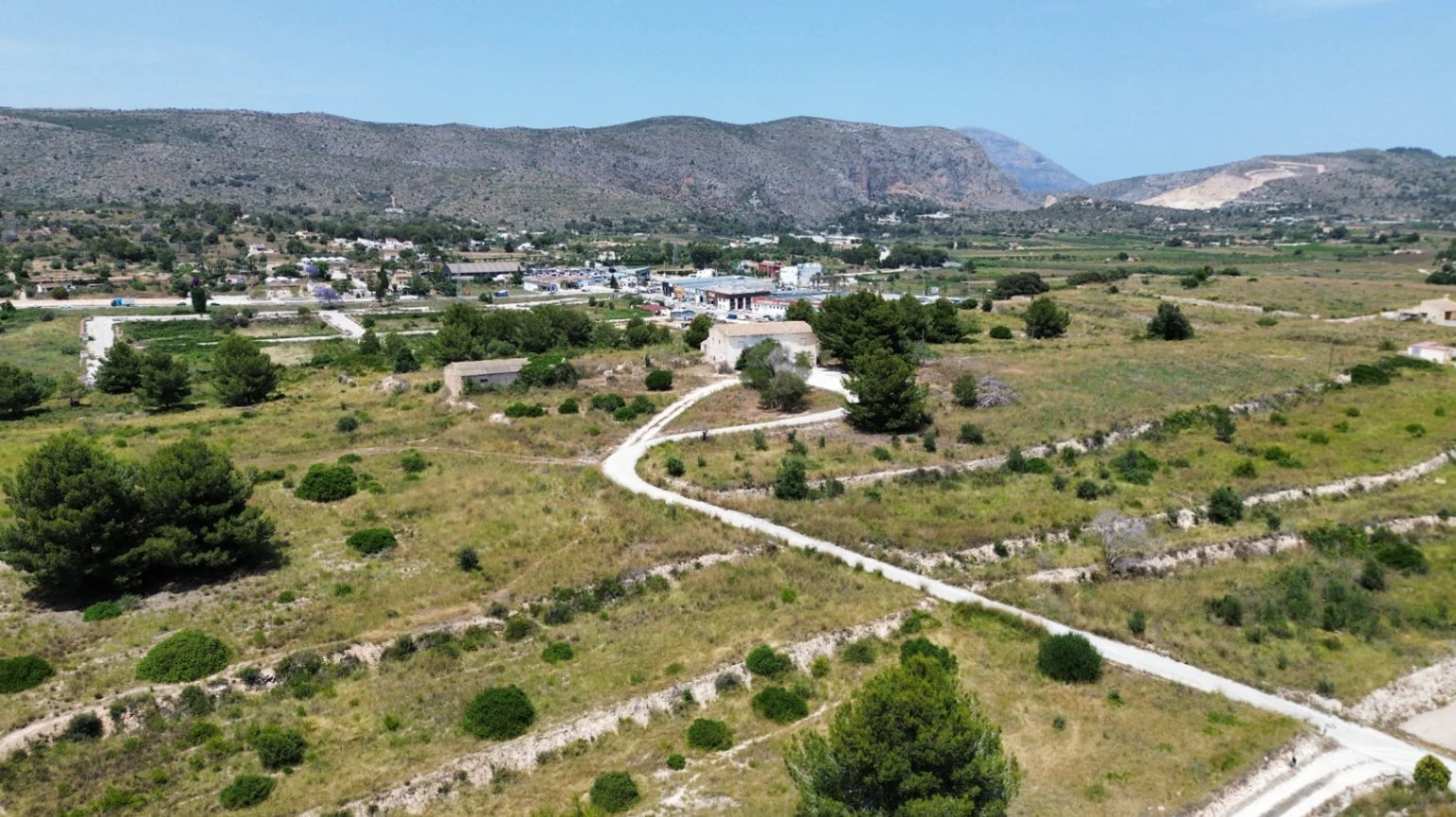 Rustieke Finca met Panoramisch Uitzicht in Teulada – 76.610 m² Grond en Huis om te Renoveren