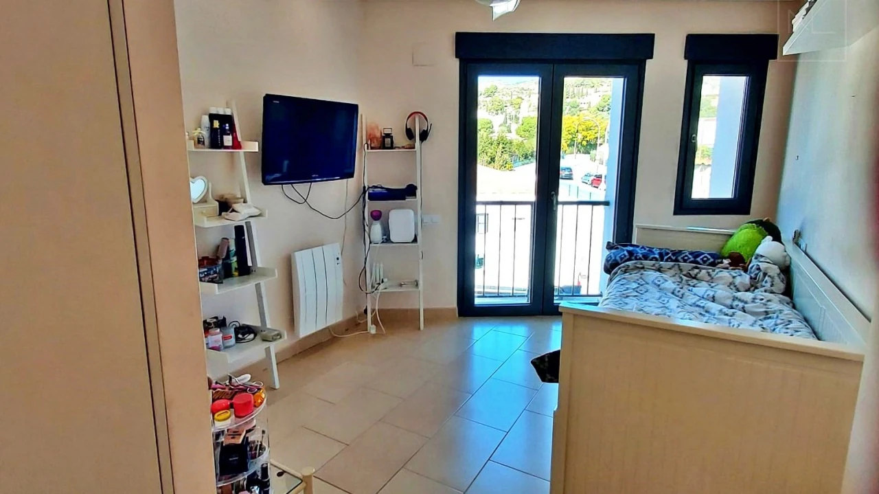 Large Townhouse For Sale in Javea