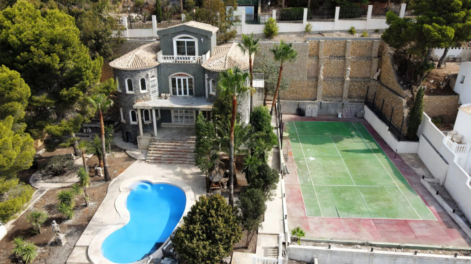 Villa for sale in Altea
