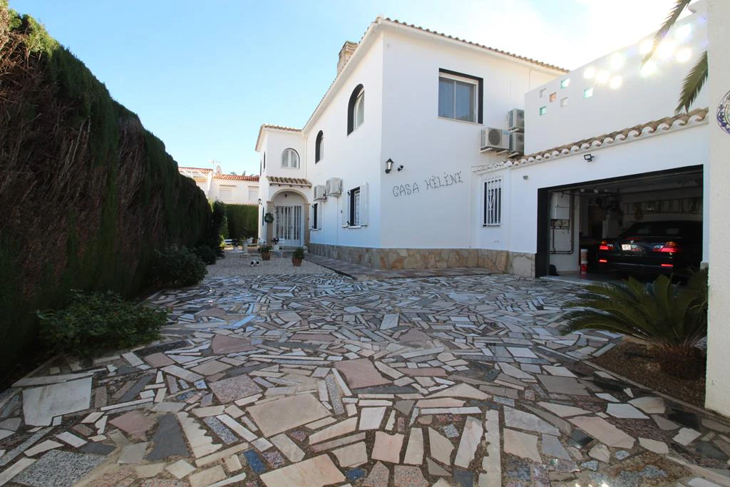Villa a step away from the beach, Els Poblets