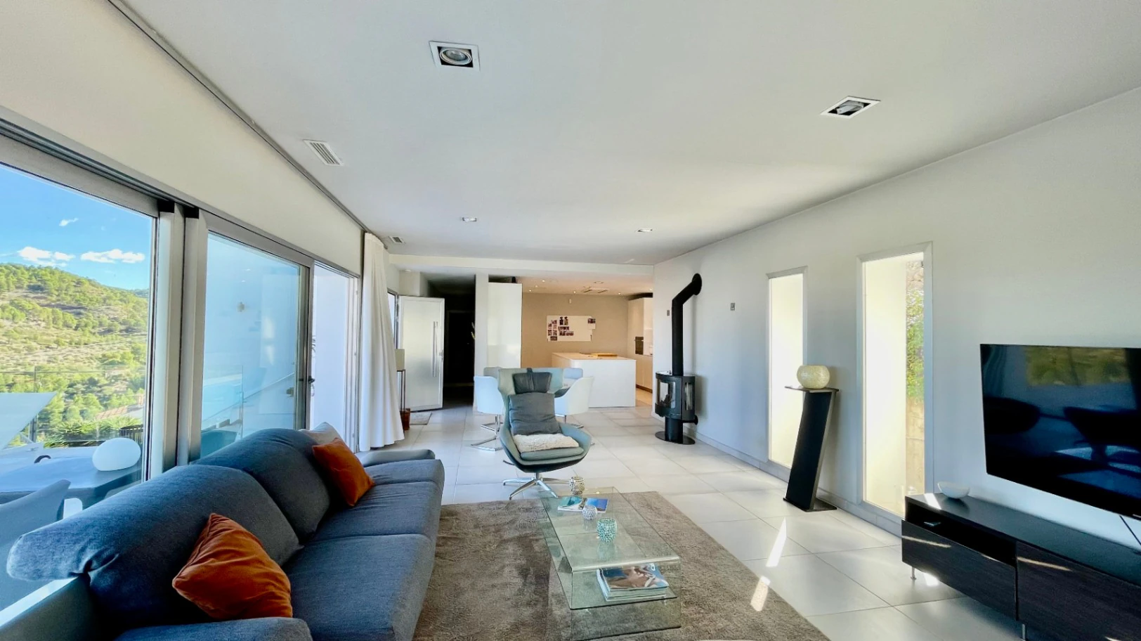 Villa zu verkaufen in Orba: Minimalistischer Luxus mit fantastischer Aussicht