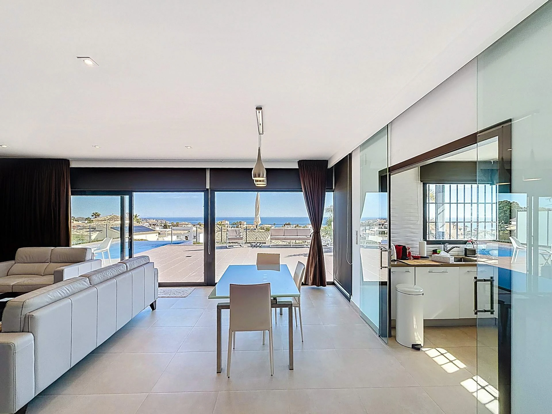 Cumbre del Sol Moderne Villa met uitzicht op zee