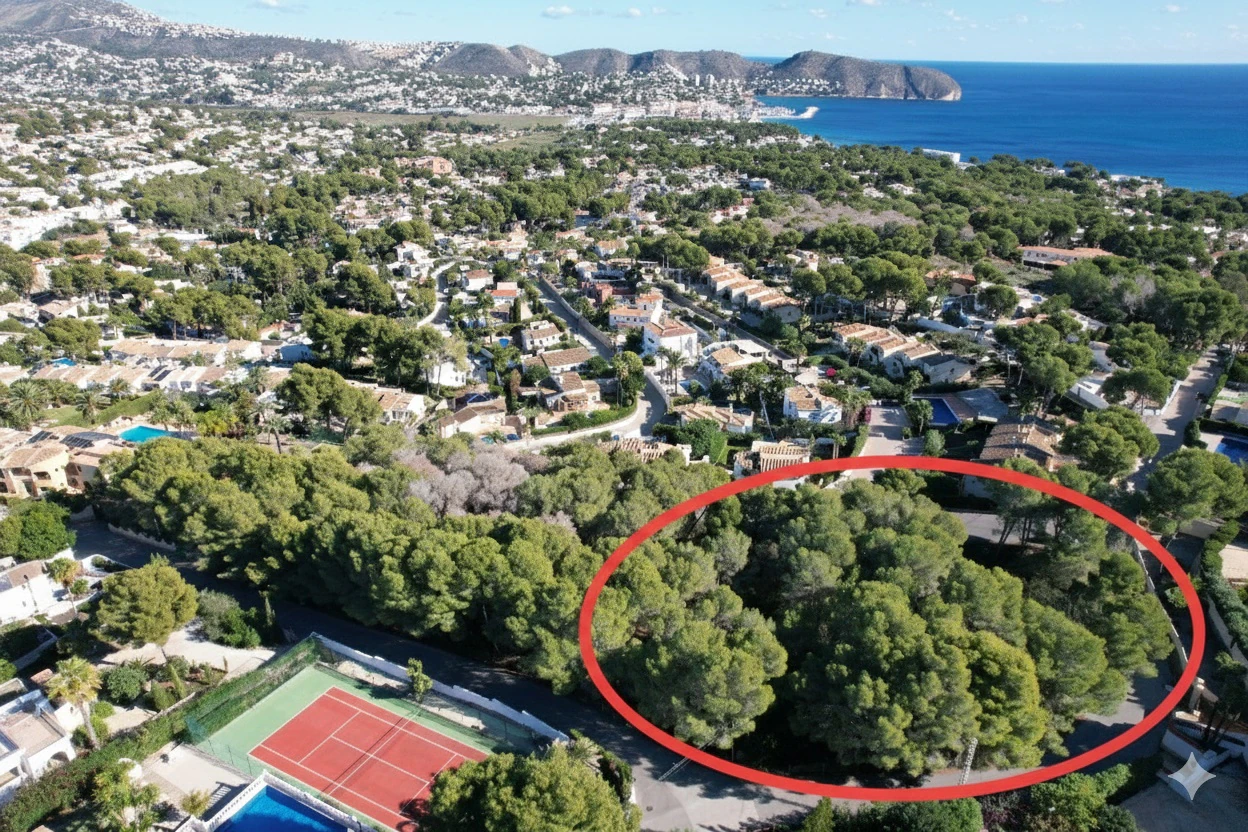 Plot for sale in Moraira
