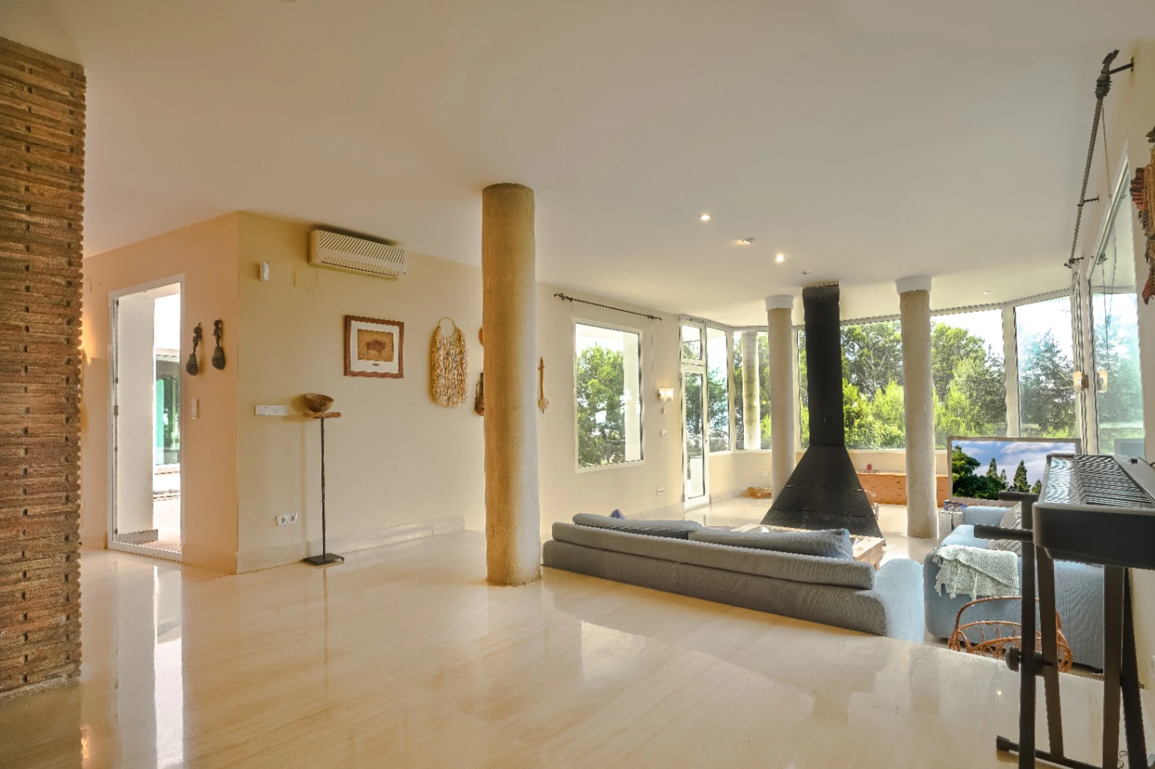 Villa avec vue sur la mer et en plein parc naturel du Montgó, à Dénia