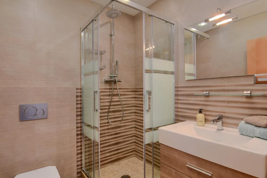 Seafront Penthouse for Sale in El Portet, Moraira – Panoramic Sea Views