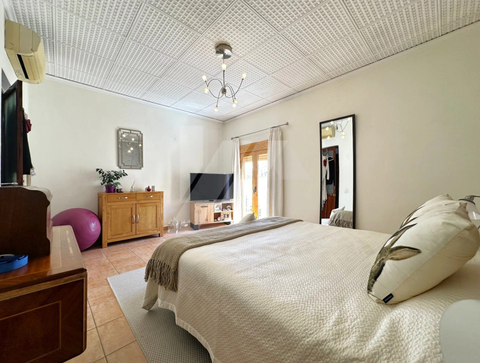 House for sale with character in the historic center of Teulada.