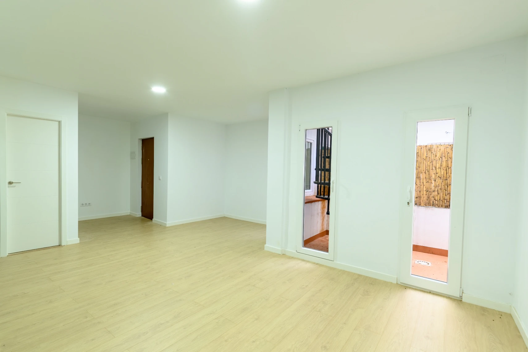 Appartement de trois chambres et studio à vendre à Jalon