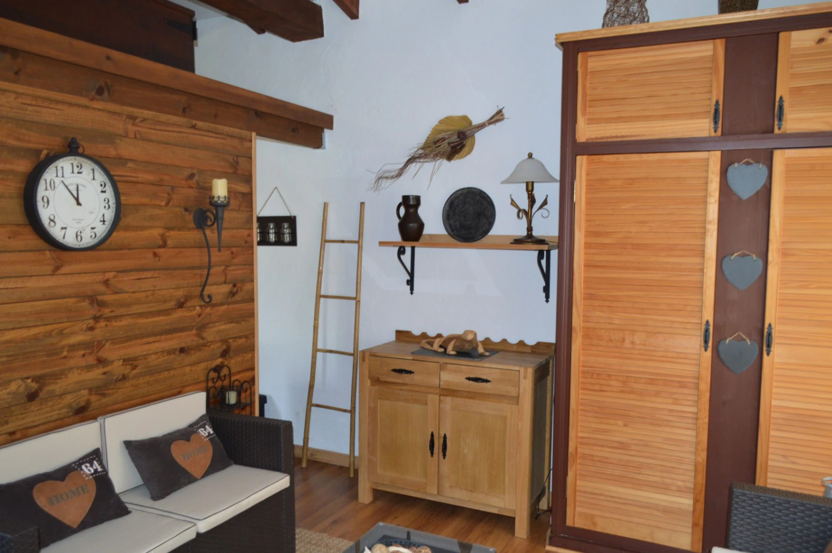 Villa for sale in Alcalali: Private, large south-facing plot, walking distance