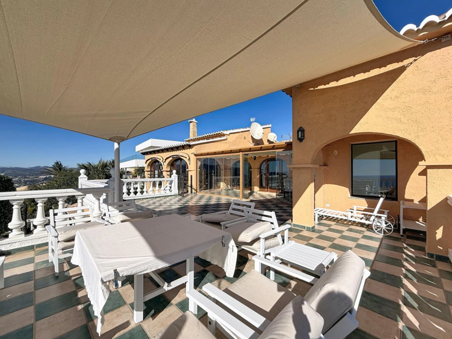 Cumbre del Sol Villa auf Doppelgrundstück mit Panoramablick in Kalmias
