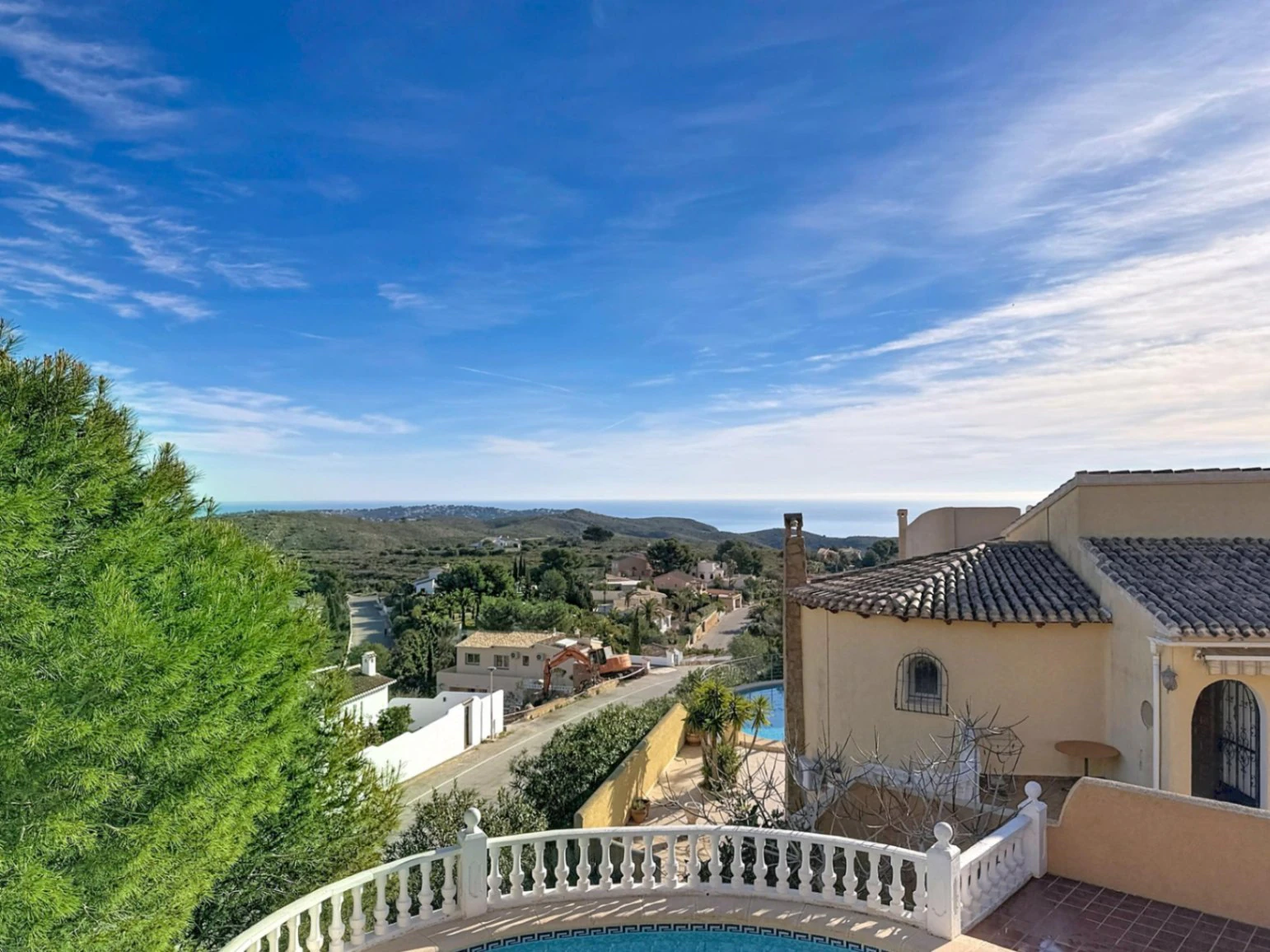 Cumbre del Sol villa with private pool and sea views