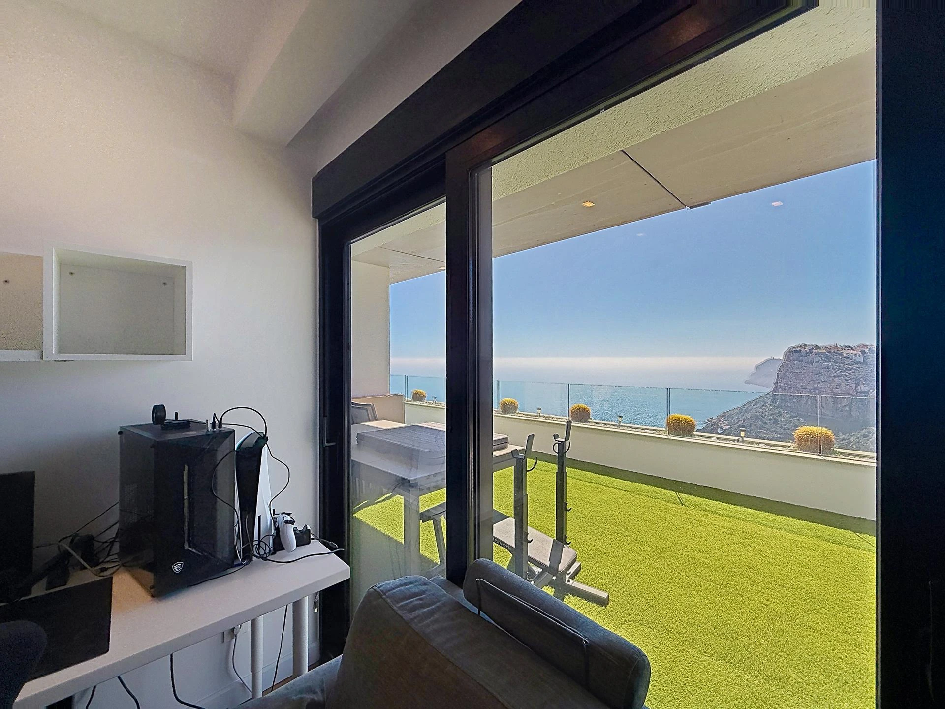 Cumbre del Sol moderne luxe appartement metSpectaculaire panoramisch uitzicht op de zee en de kliffen