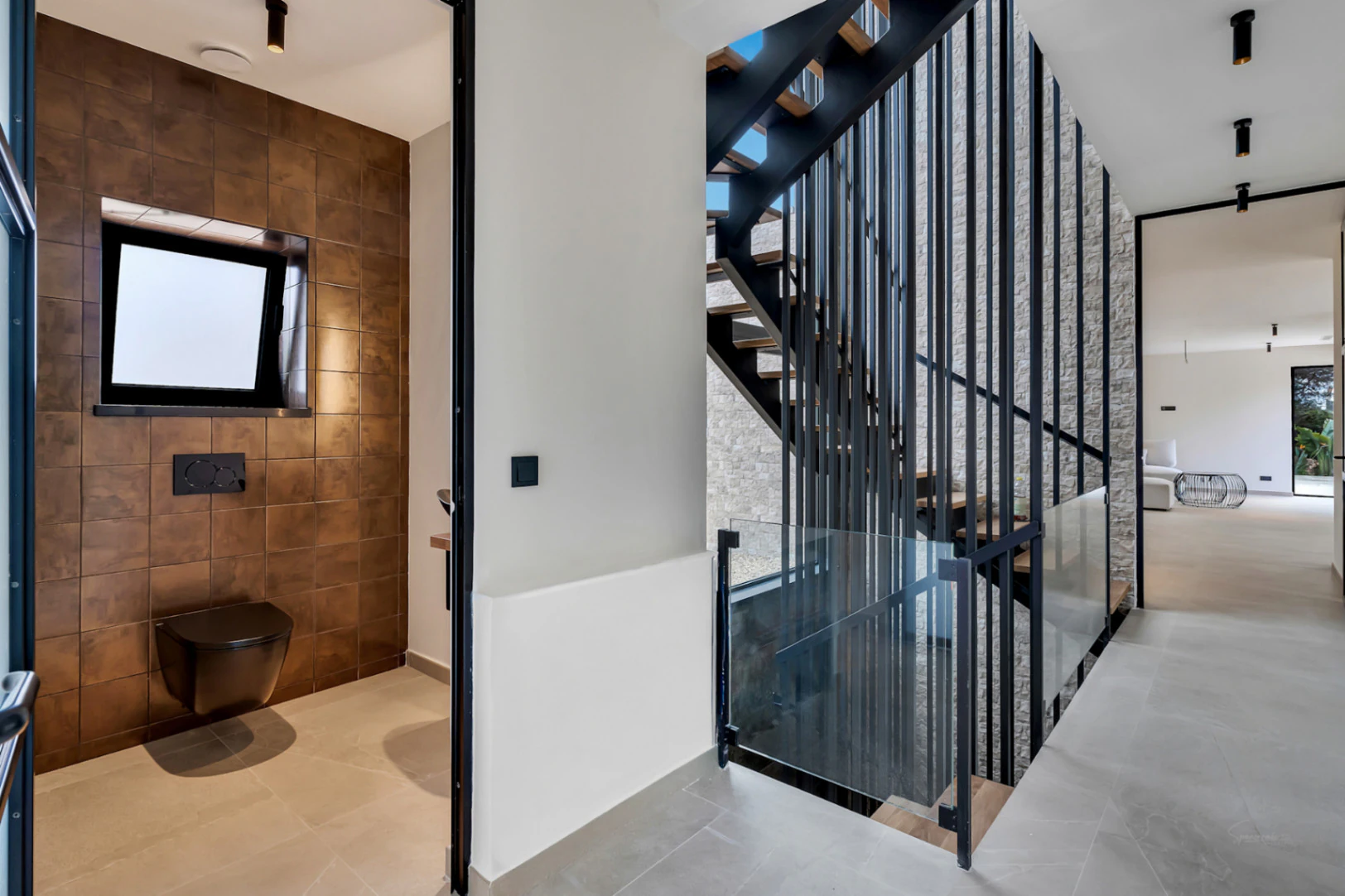 Luxury new build villa located in a quiet area.