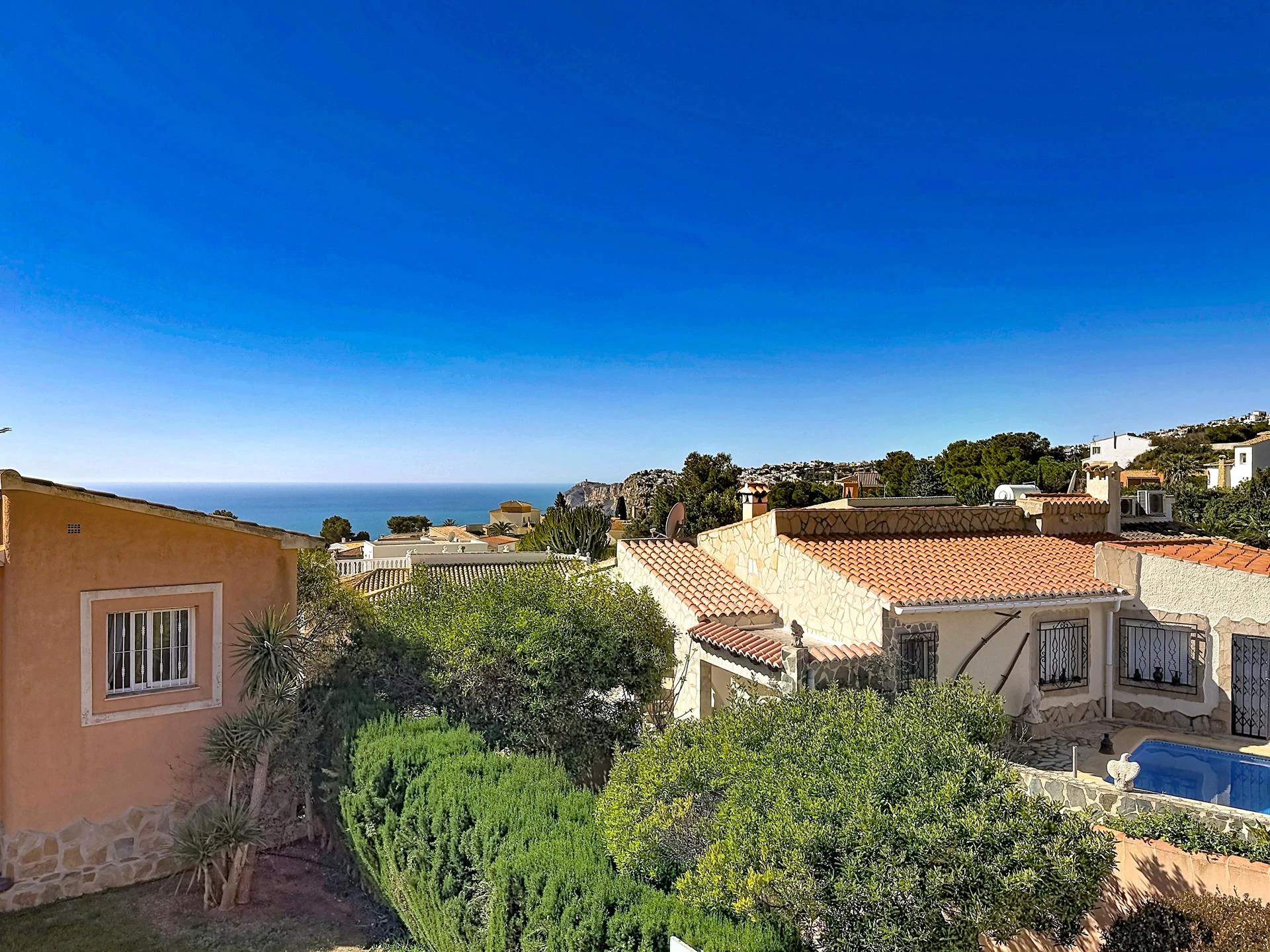 Cumbre del Sol appartement gerenoveerd met uitzicht op zee